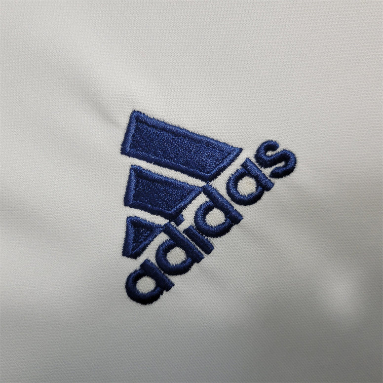 Rétro domicile du Real Madrid 2000-2001
