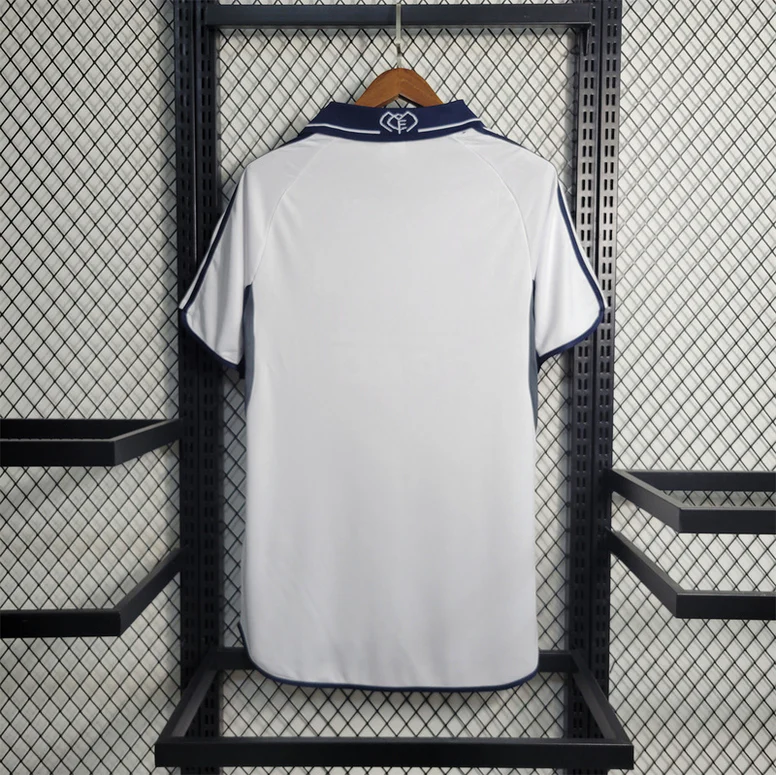 Rétro domicile du Real Madrid 2000-2001