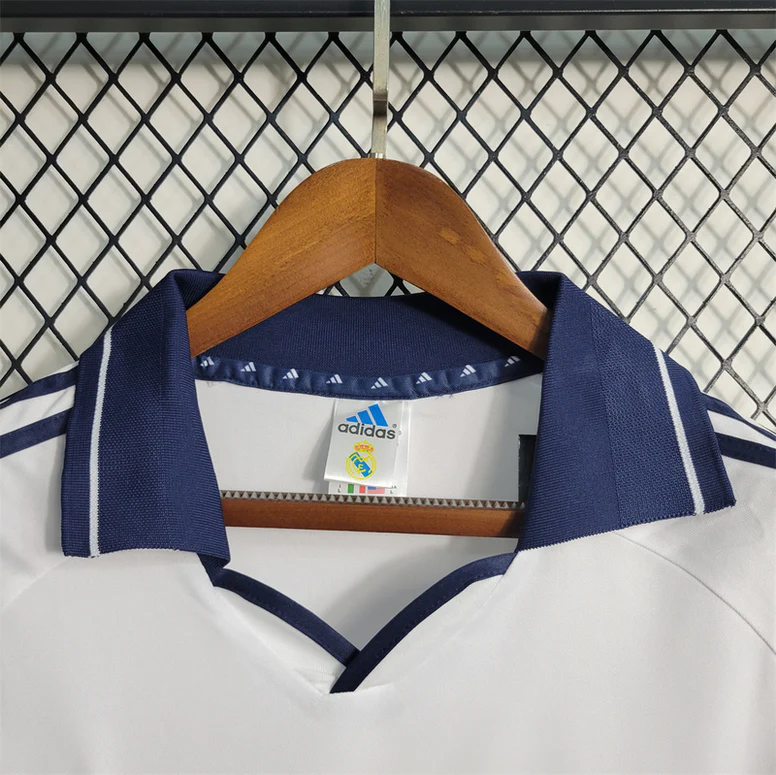 Rétro domicile du Real Madrid 2000-2001