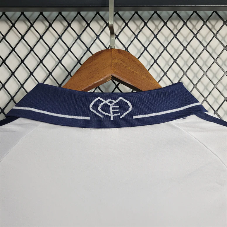 Rétro domicile du Real Madrid 2000-2001