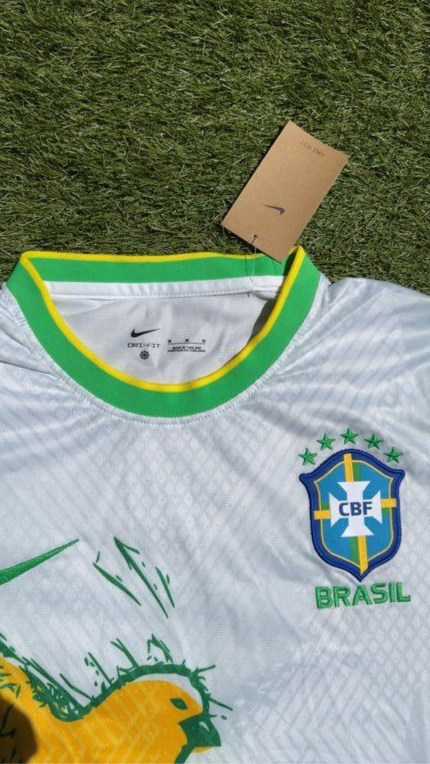 Maillot du Brésil blanc Pigeon
